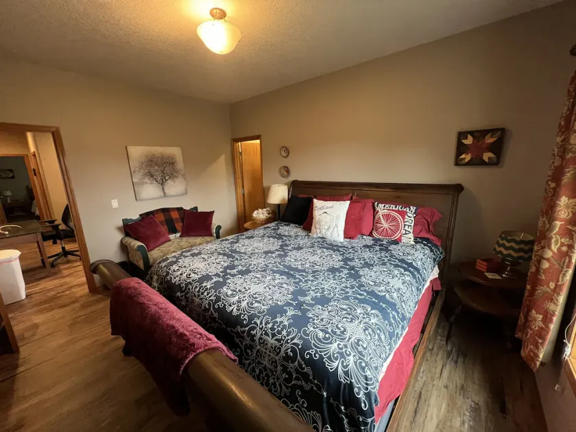 Wounded Knee Ranch at the Red Hills. Full separate and private suite with deck - Image 1