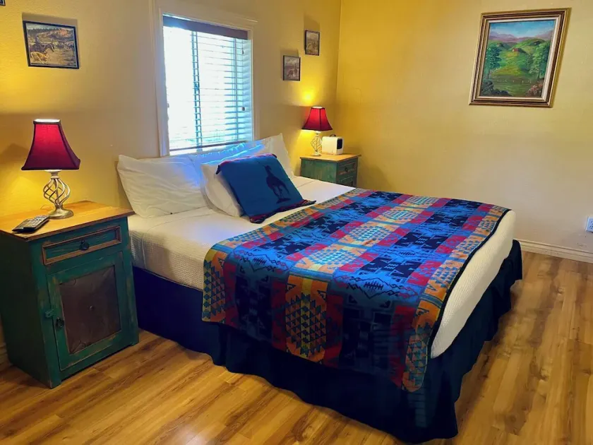 Lovely Suite at Lake Roberts - Image 1