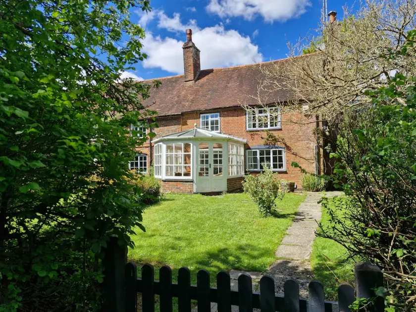The Milk House -  a cottage that sleeps 4 guests  in 2 bedrooms - Image 1