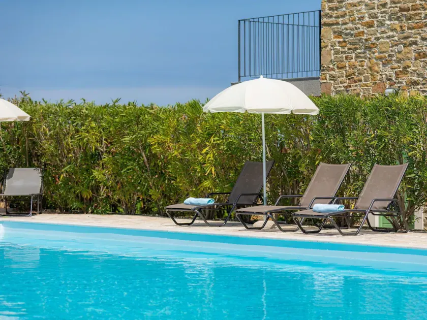 Hermoso apartamento en villa para 6 personas con piscina, A/C, WIFI, TV, terraza y vista panorámica - Image 1