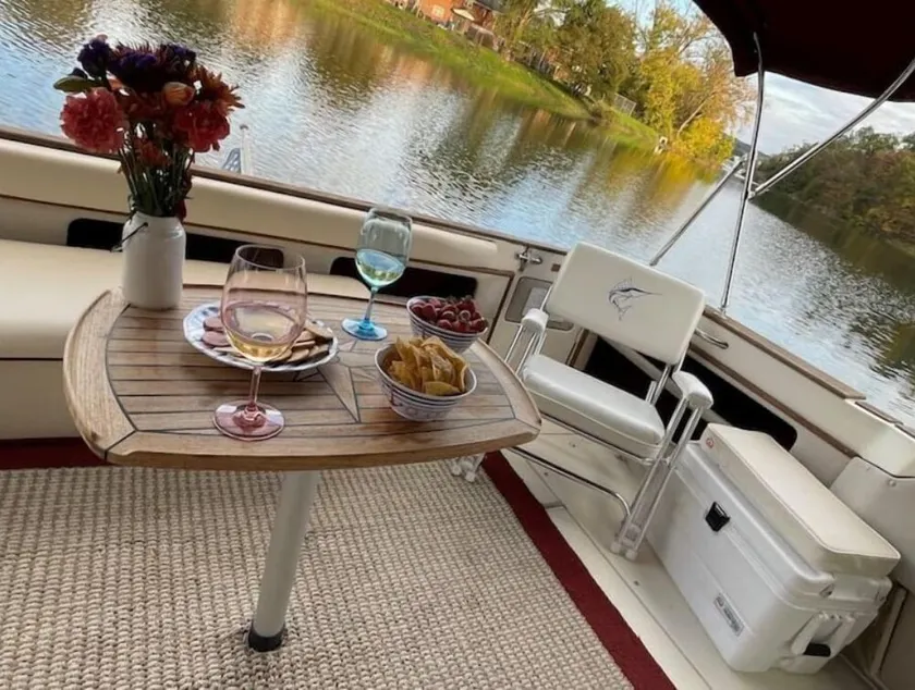 Private Yacht on Catskill Creek - Image 1