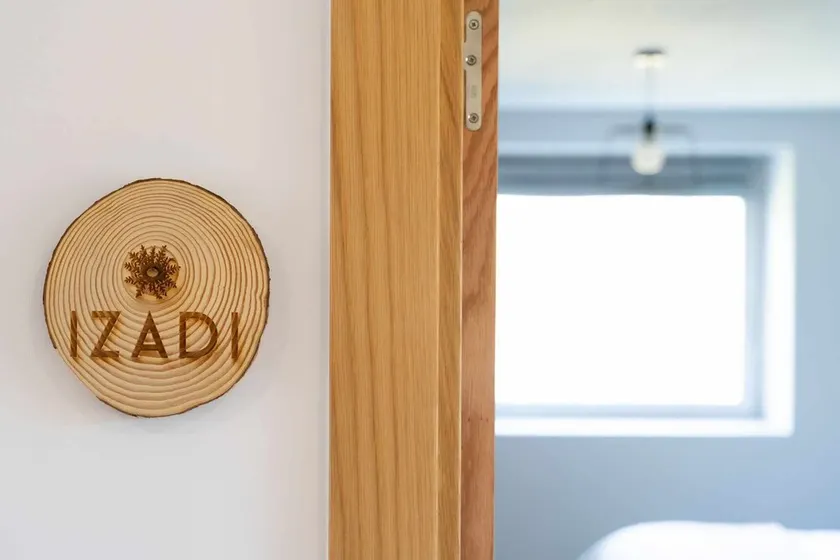 Izadi - Image 1