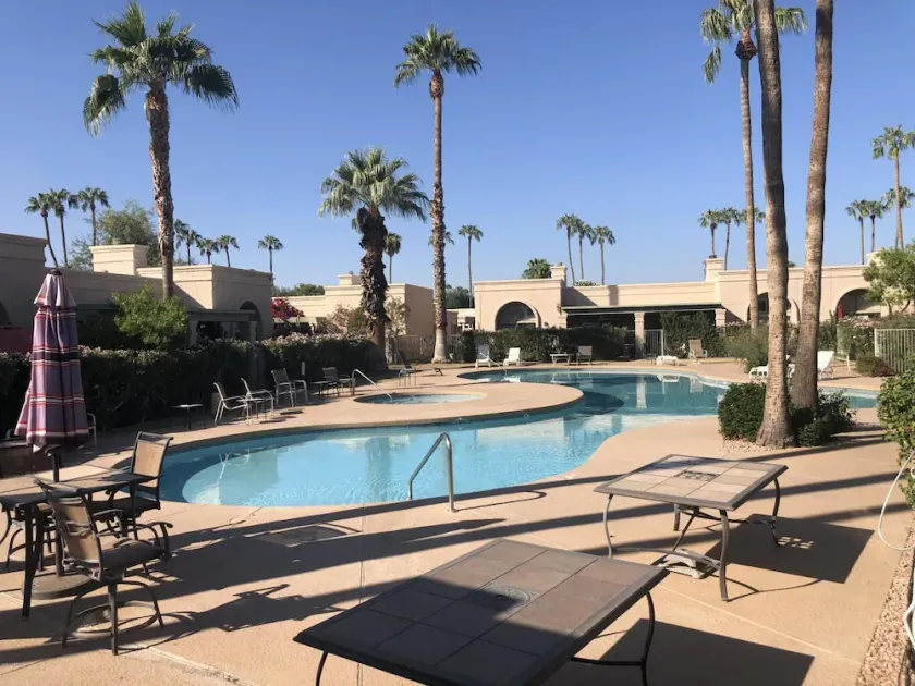 Poolside Resort Patio Home-Old Town Entertainment & Shopping District-2 Bd+Den! - Image 1