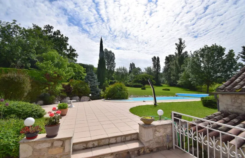 Maison avec piscine privée à Tournon d'Agenais - Image 1