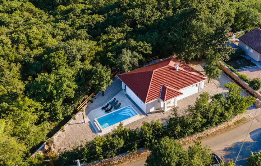 Stunning home in Zestilac - Image 1