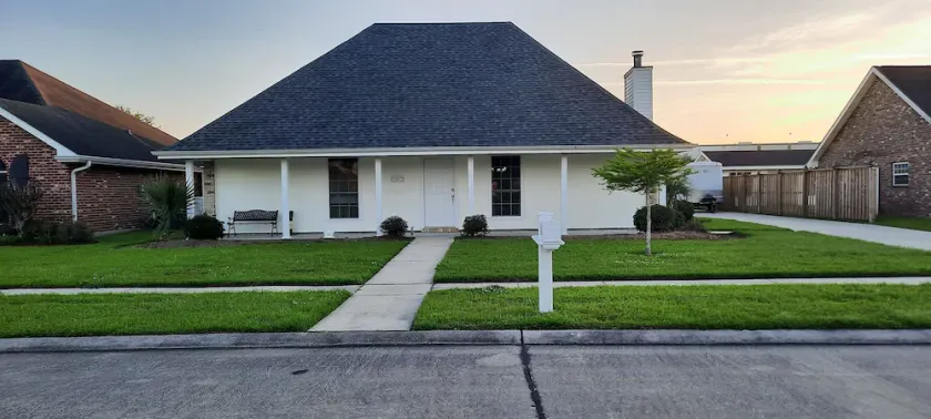 Awesome location, great parking, with a park in our backyard - Image 1