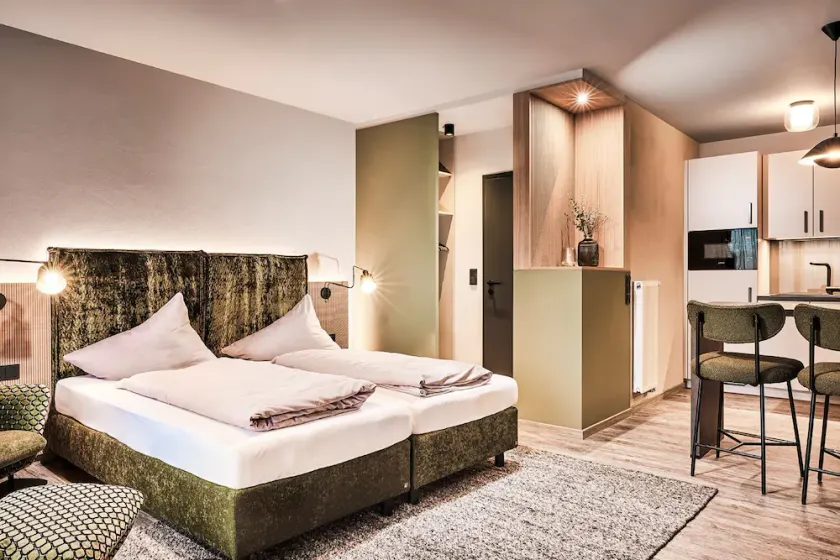 STUDIO 'Villa Edelweiss' de Luxe mit Hotelanbindung, Saunalandschaft und MeineCardPlus - Image 1