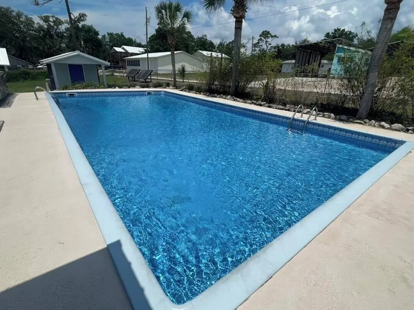 Huge house with a private pool! - Image 1