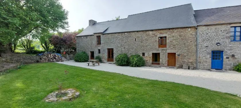 Propriété de caractère en pierre du 18ème siècle sur 4 hectares près de Dinan, plages bretonnes - Image 1