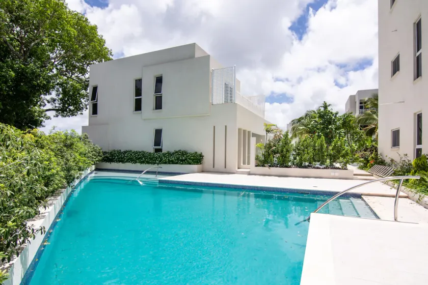 Modern Condo with Pool, Nearby Beaches & The Gap - Image 1