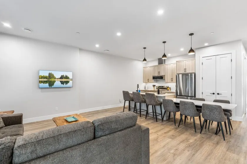 3-bedroom Daily Monthly Rates Available Unit 5 - Image 1