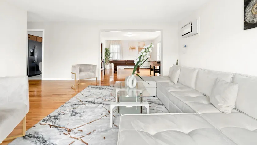 Modern Luxury Home w GameRoom & Parking - Image 1