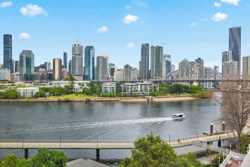 Stunning! Skyline City, Water + Story Bridge Views - Image 1