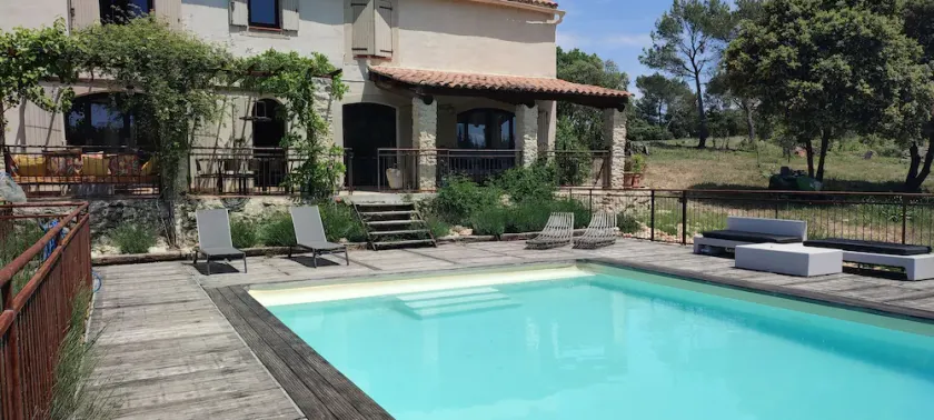 air-conditioned house in the countryside with swimming pool - Image 1