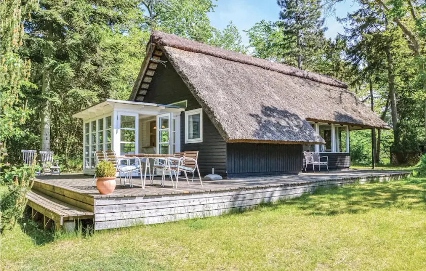 2 Bedroom Stunning Home In Græsted - Image 1