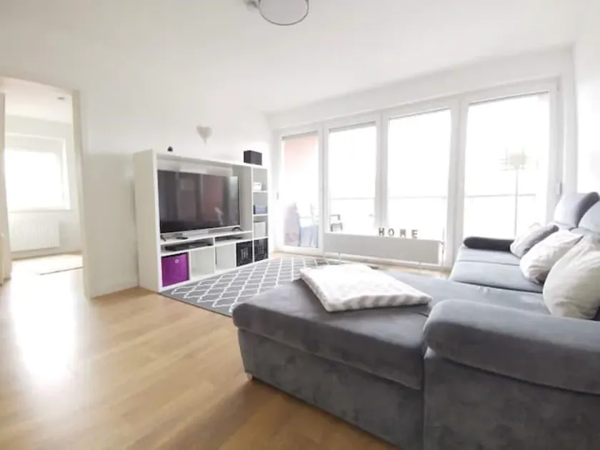 2 Zimmer Wohnung, Wallbox, Balkon, zentral - Image 1