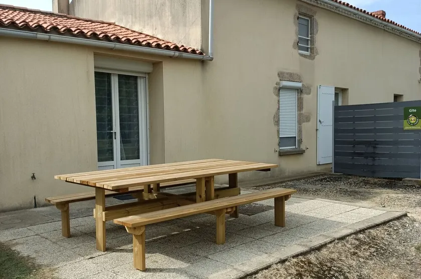 Renovated countryside house with terrace, Wifi included - Image 1