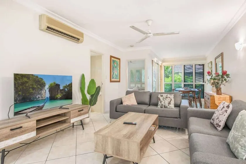 Official Lakes Resort One Bedroom Apartments - Image 1
