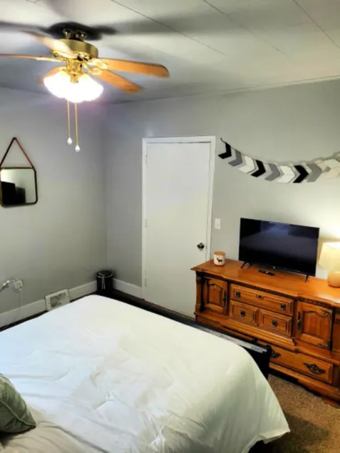 Emporium Hideaway - Peaceful apartment in the mountains of PA  - Image 1