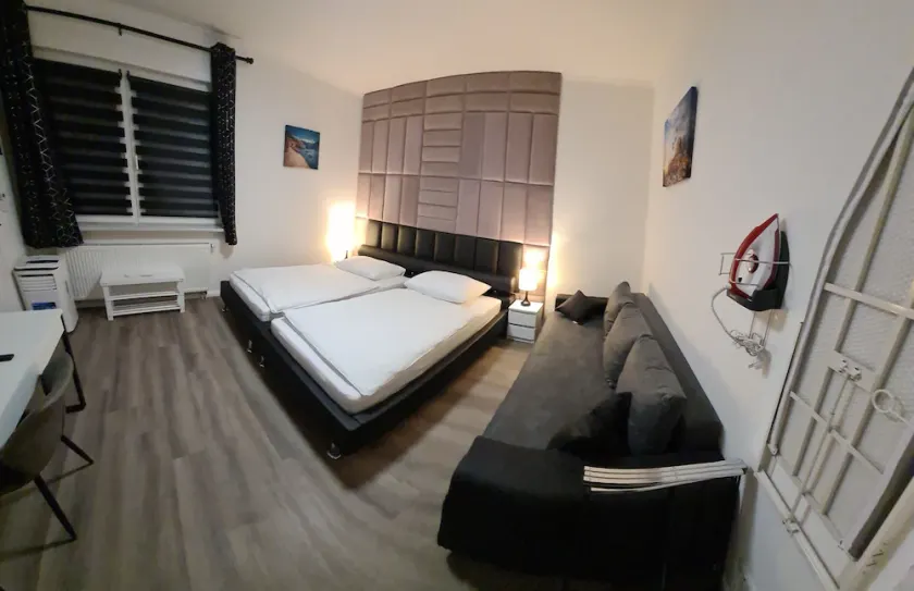 W5 Apartment with 2 bedrooms - Image 1