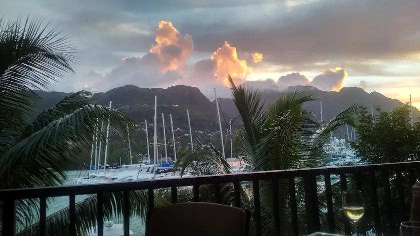 Eden Island Marina Apartment -with Golf Cart, WIFY, Sat TV +Pool - Image 1