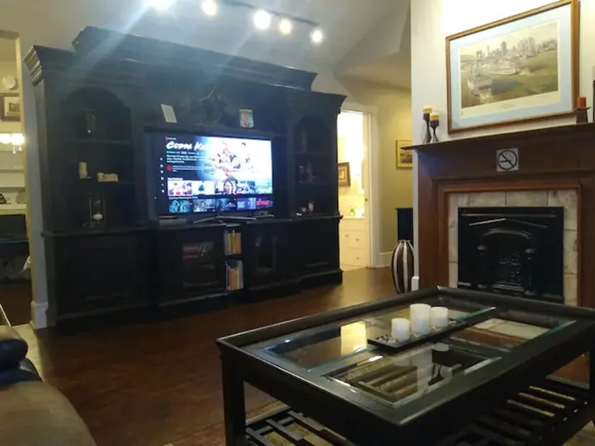 Walk to Downtown Cincinnati and Mainstrasse Village!! - Image 1