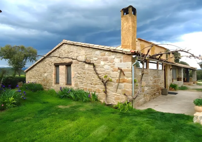 Holiday Home 'El Porxet' with Mountain Views, Shared Pool and Wi-Fi - Image 1