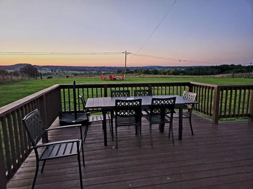 Spacious Family Farmhouse - Image 1