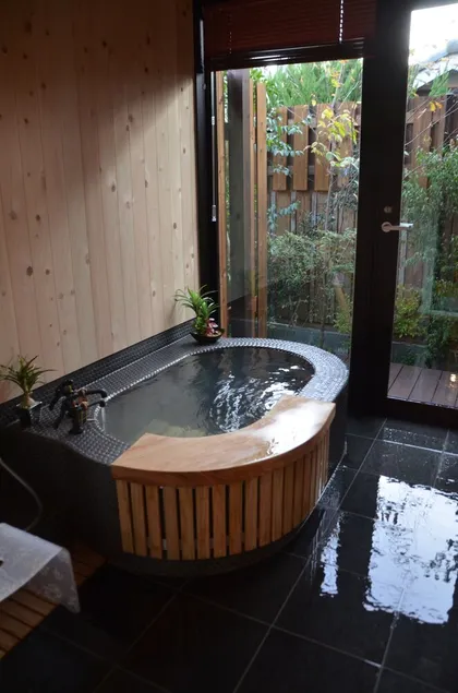 Shimoda Onsen Yunosato Crayon - Image 1