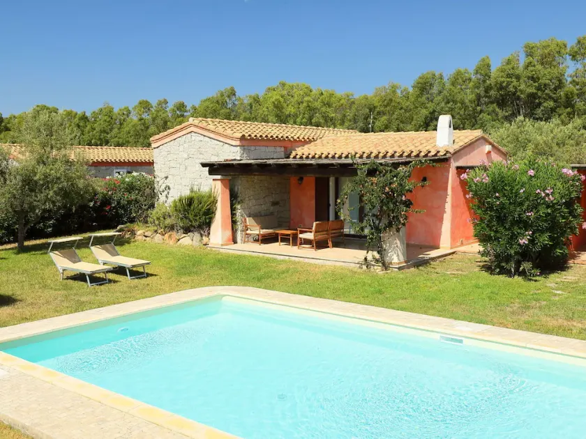 Wonderful private villa for 6 guests with pool, WIFI, A/C, TV, terrace and pets allowed - Image 1