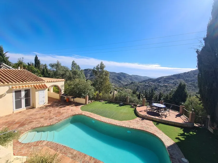Villa 'Casa tranquila torrox' with Mountain View, Pool, Garden, Terrace, A/C & Wi-Fi - Image 1