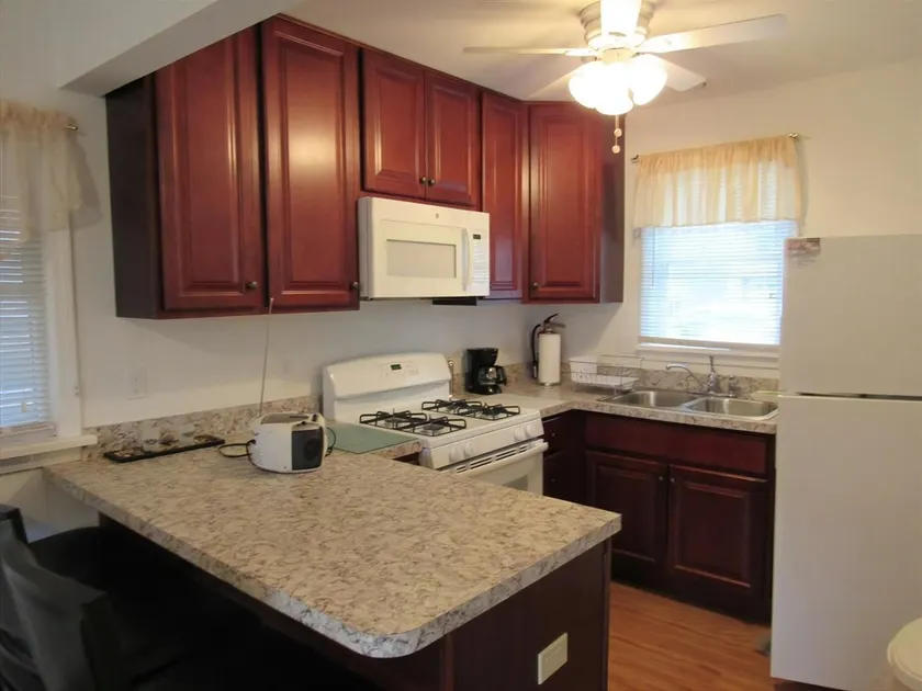 1 bedroom accommodation in Surf City - Image 1