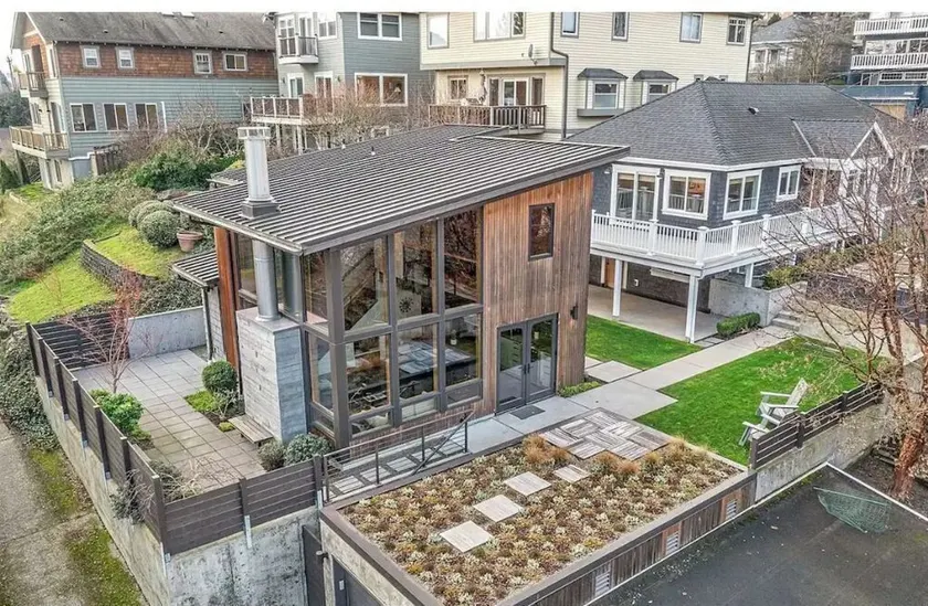 Luxurious House with Views & Air Conditioning near Queen Anne & Ballard!  - Image 1