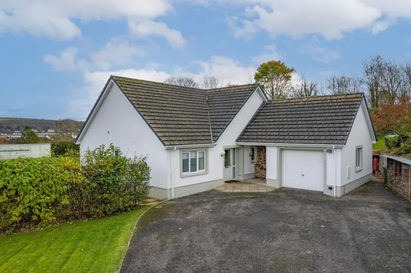 A Family Home Near Estuary & Llansteffan Castle - Image 1