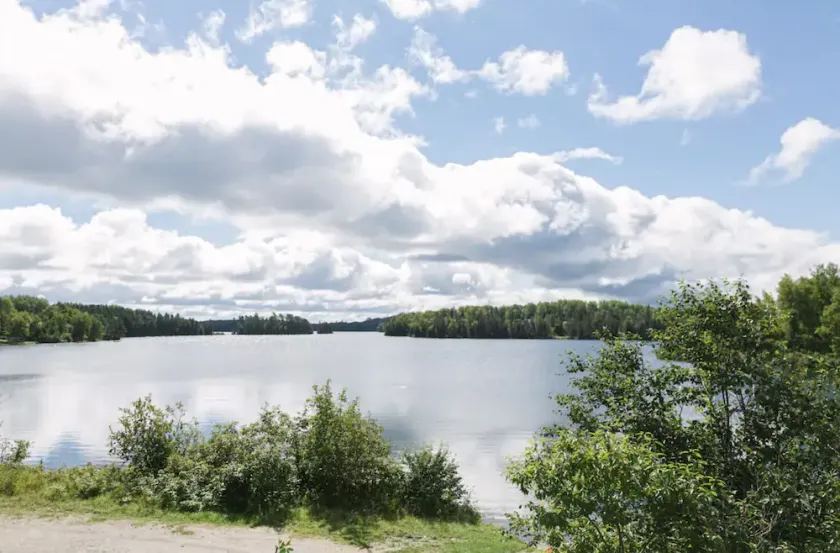 C6 - Cozy Lakefront Cottage in Temiskaming Shores - Image 1