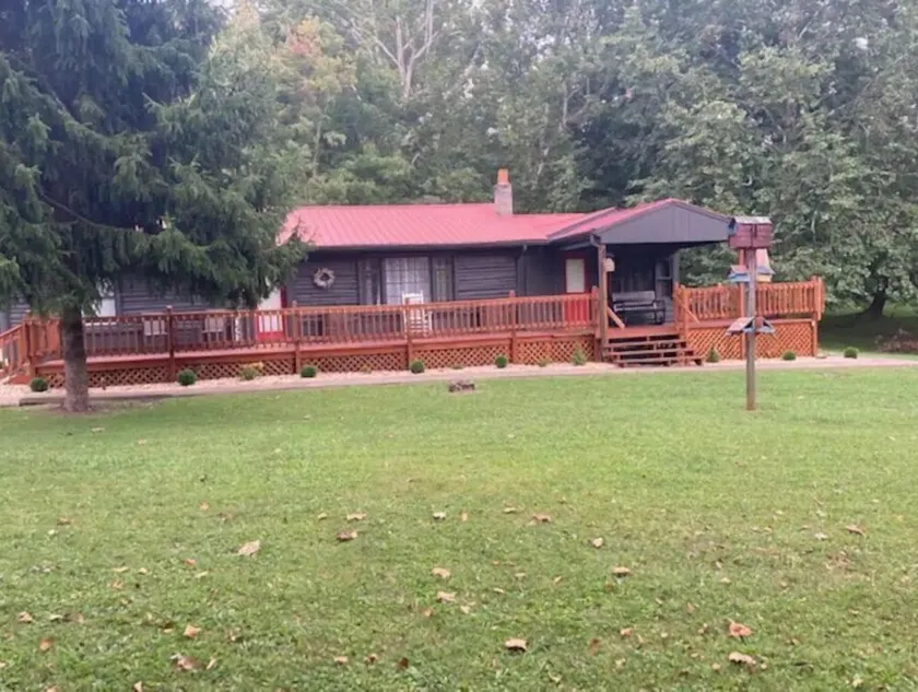 Whiskey Rock Lodge- Hot Tub -sleeps up to 14 - Image 1
