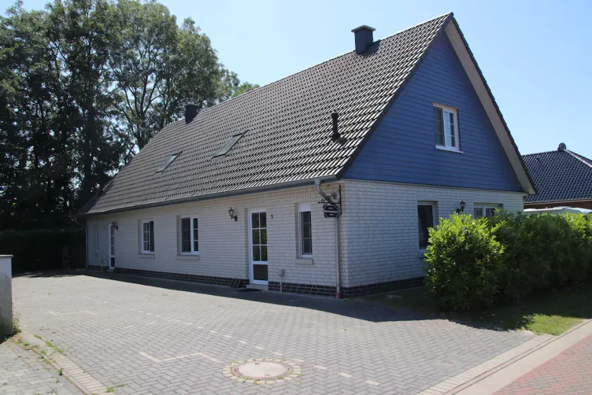 Luxurious FH near the dike, sauna, fireplace, garden, beach chair (8 adults & baby) - Image 1