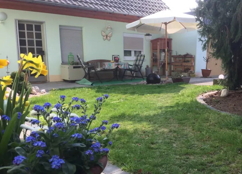 Apartment in the green nature garden - Fewo Grünes Haus - Image 1