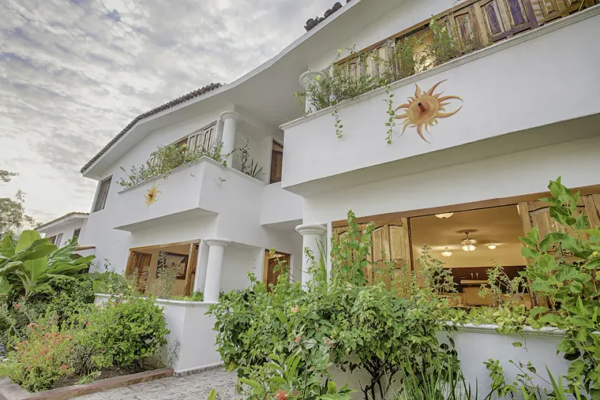 Beau condo de deux chambres à coucher deux bungalows de bain - Image 1