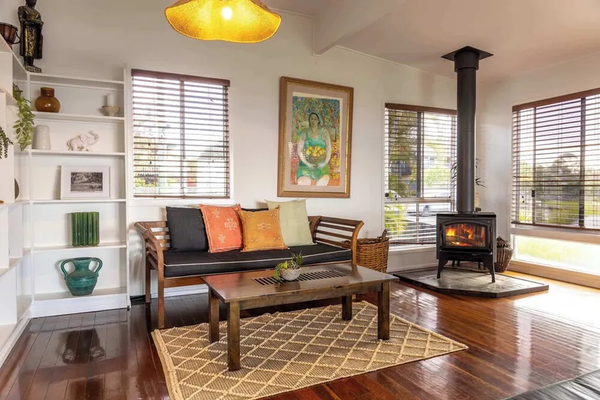 Moffat Beach Retreat, Pet-friendly & Ocean Views - Image 1
