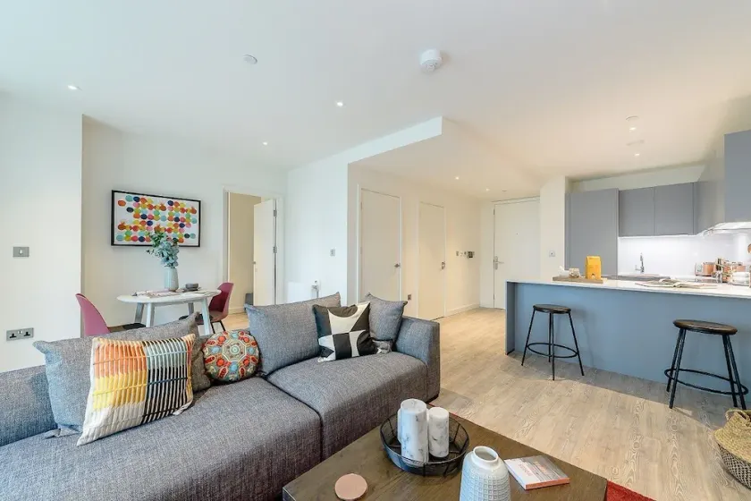 Wembley 3 Bed, 2 Bath Apartment - Image 1