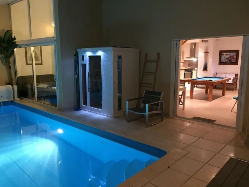 Villa with indoor pool, billiards, sauna, 230m2, Seafront, Jard sur Mer - Image 1
