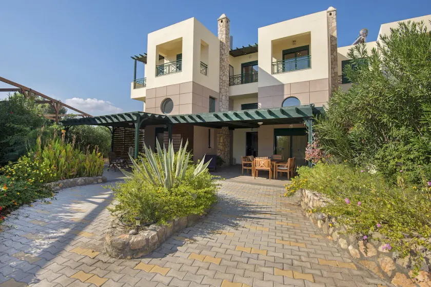 THERETRA KIOTARI VILLAS - Image 1
