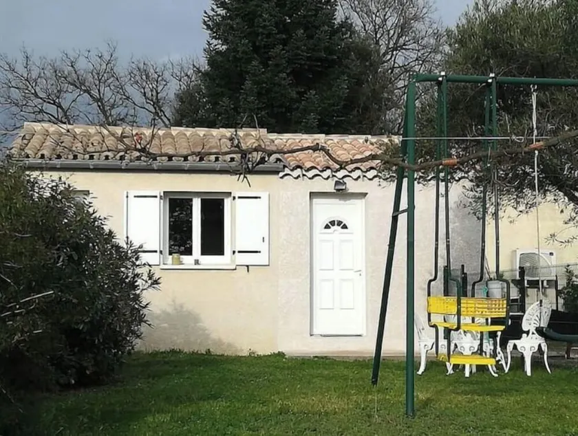 CHARMANT PETIT LOGEMENT 2 PIECES TT CONFORT + CLIM - Image 1