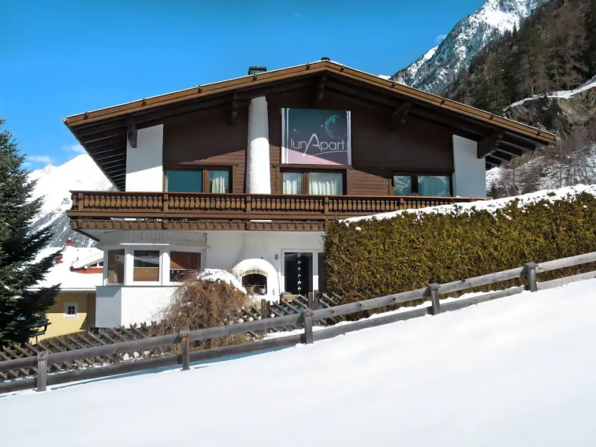 Cosy apartment for 2 guests with WIFI, TV and pets allowed - Image 1