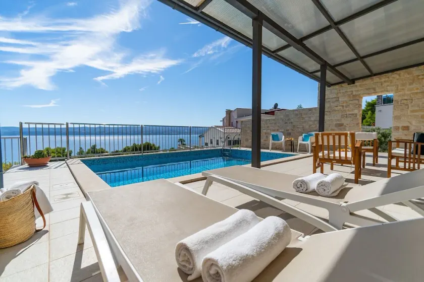 Villa Oslo - luxury place with sea views & heated pool, 300m far from sandy beach - Image 1