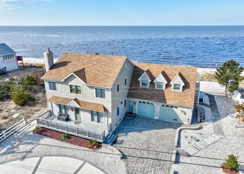BEACH FRONT SPECTACULAR SUNSET VIEWS SECLUDED BLOCK - Image 1
