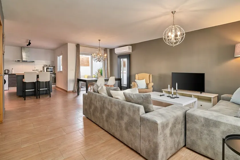 Holiday Home \"Almijarahouse\" with Shared Pool & Wi-Fi - Image 1