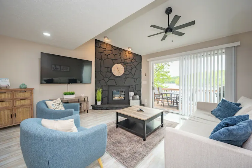 Cozy Dog Friendly Retreat w/ Hot Tub & Views - Image 1