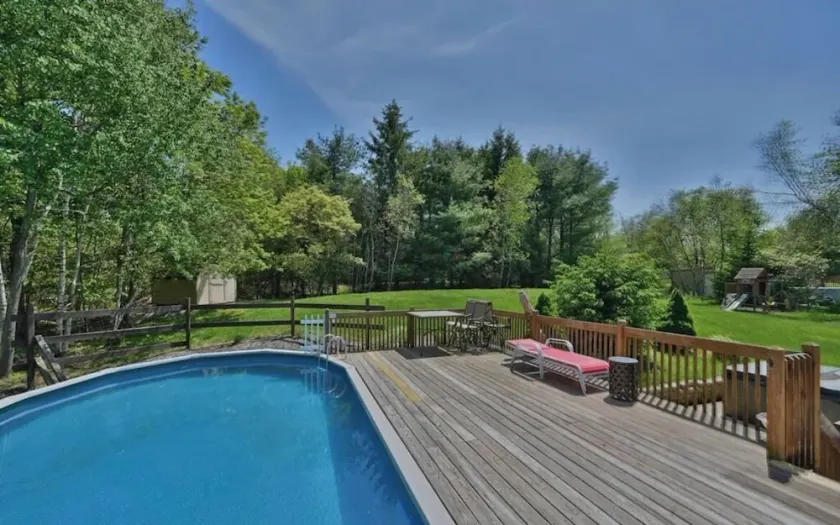 Four seasons vacation home 4 BR with outdoor Hut tub and swimming pool. - Image 1